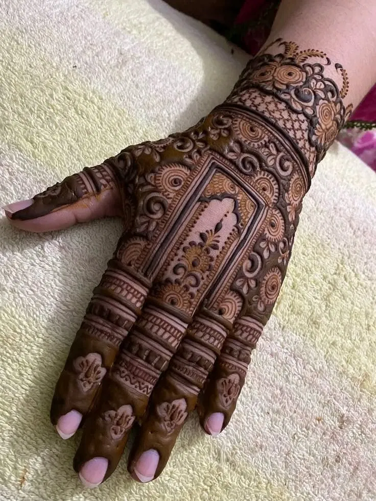 Heavy Royal Back Hand Mehndi Design