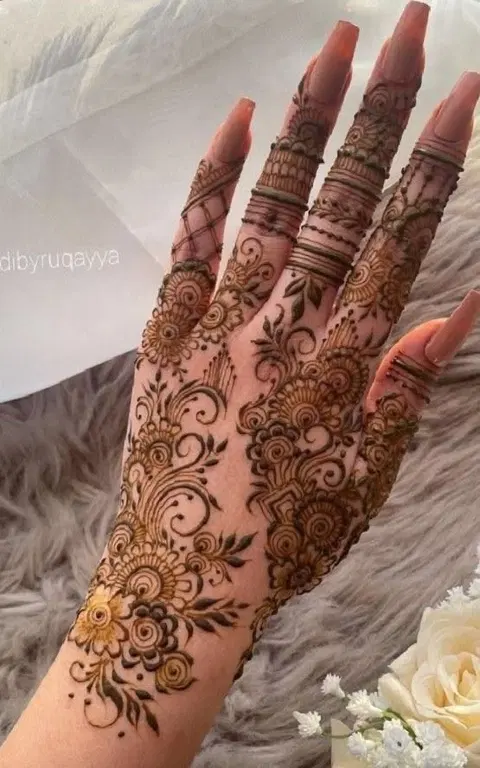 aesthetic royal bel back hand mehndi design