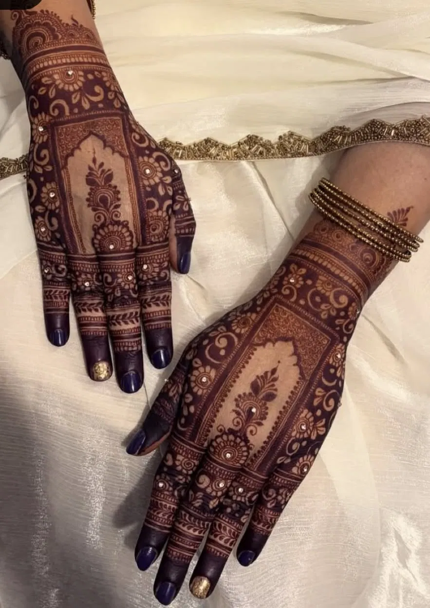 Aesthetic Bridal Arm Mehndi Design with Jaal (2)