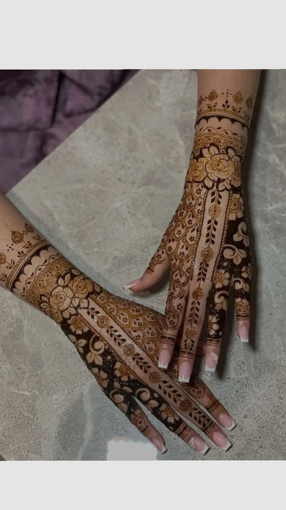 Aesthetic Bridal Back Hand Mehndi Design with Jaal (4)