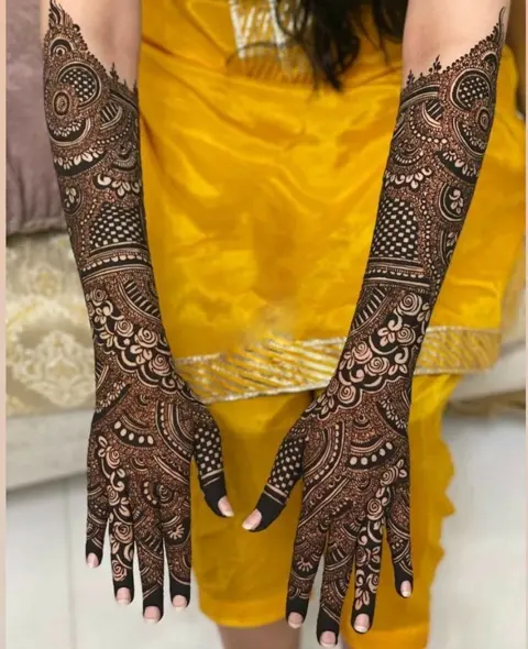 bridal indian figure arm mehndi design