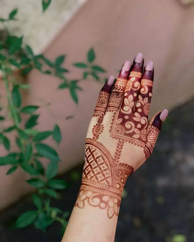 Simple Stylish Mehndi Design