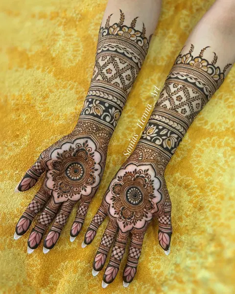 bridal circle front hand mehndi design