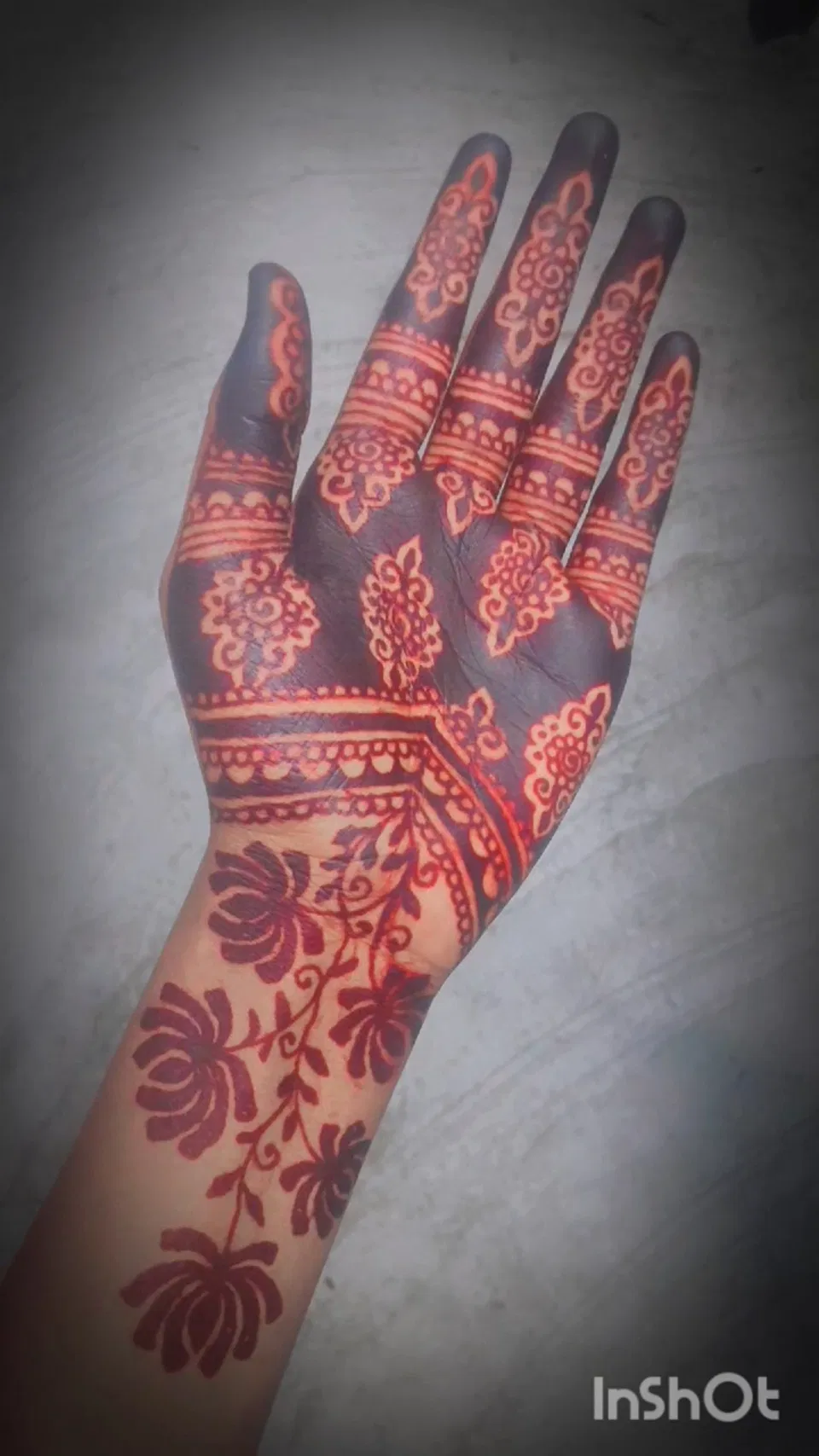Arabic Bridal Back Hand Mehndi Design