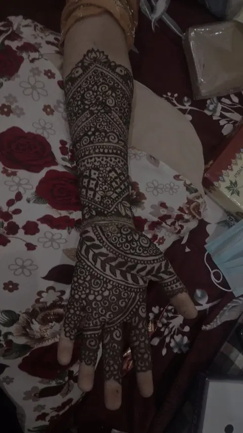 bridal flower front hand mehndi design