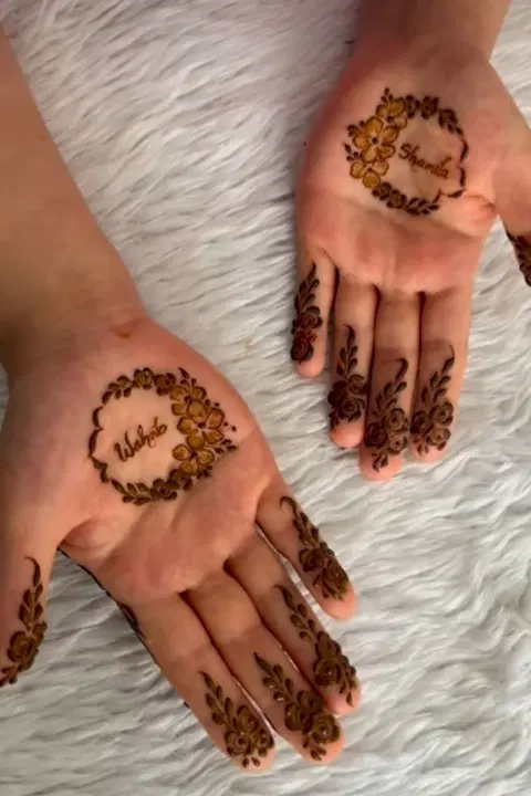 minimal simple circle finger mehndi design