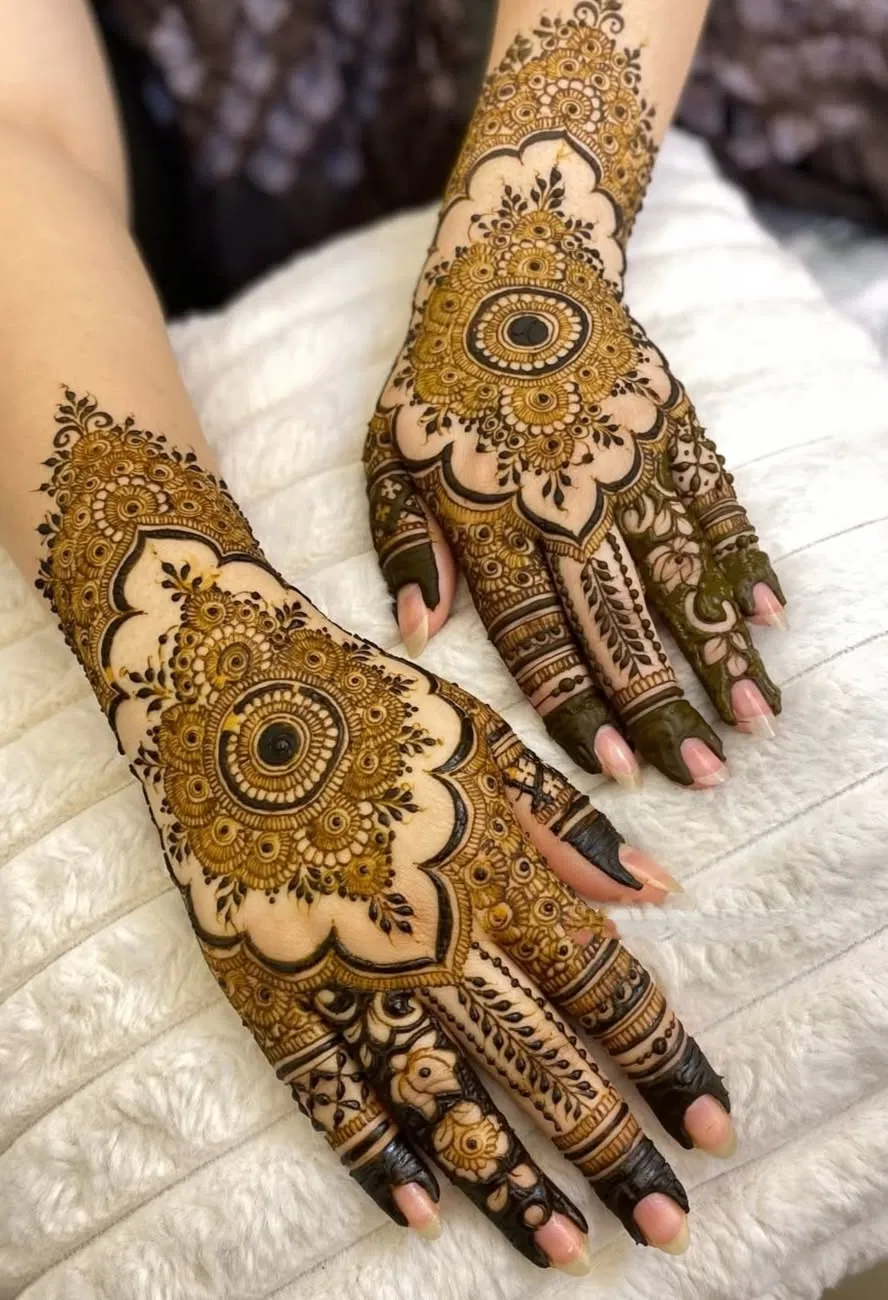 Bridal Indian Back Hand Mehndi Design with Gol Tikki (2)
