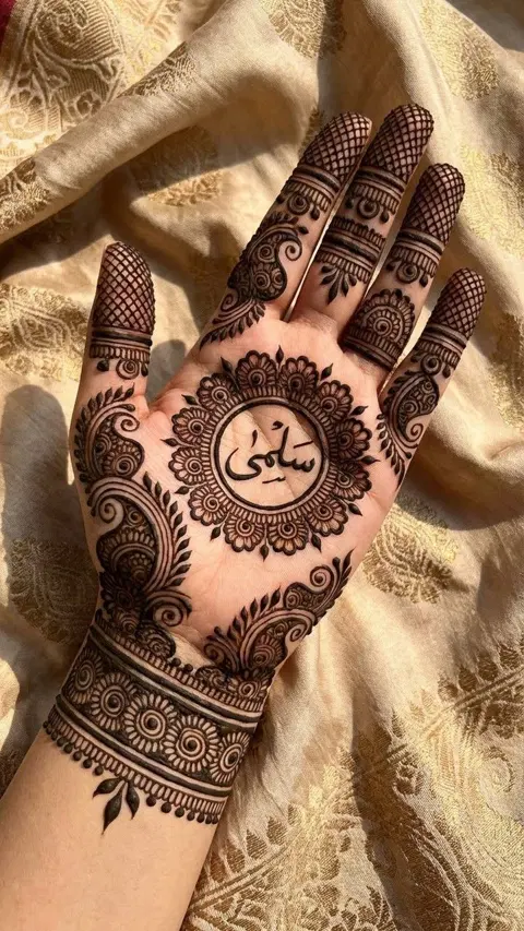 aesthetic bridal circle front hand mehndi design