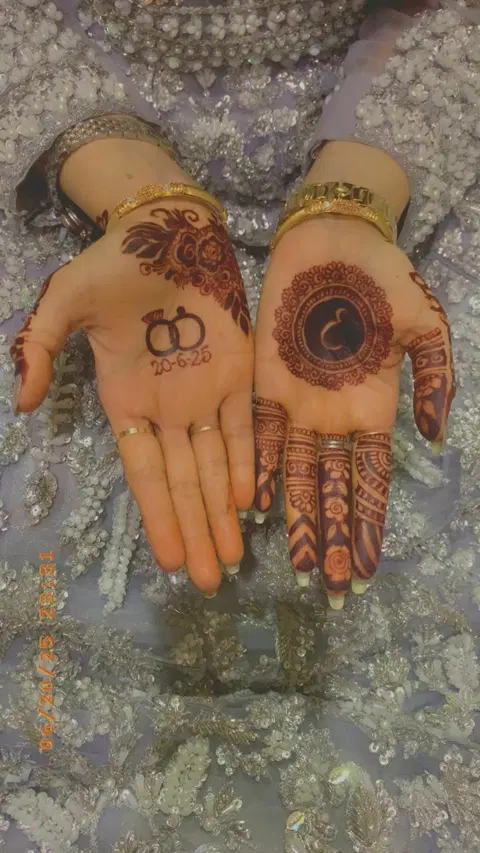 simple circle front hand mehndi design
