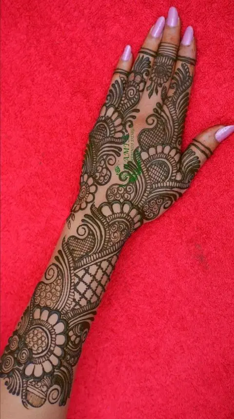 arabic bridal figure back hand mehndi design