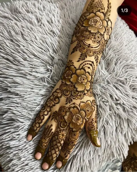 arabic dubai deity back hand mehndi design