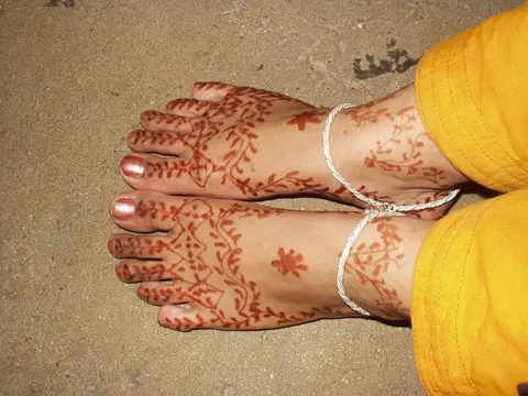 indian simple foot mehndi design