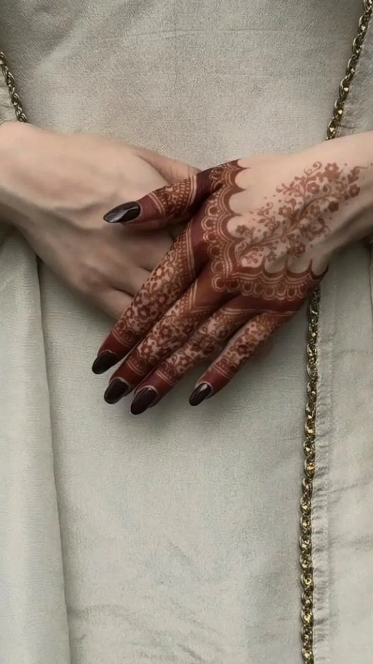 Aesthetic Arabic Arm Mehndi Design (6)