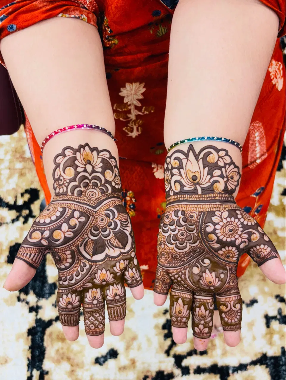 Bridal Indian Mehndi Design with Figures and Jaal