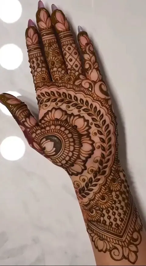 bridal stylish back hand mehndi design