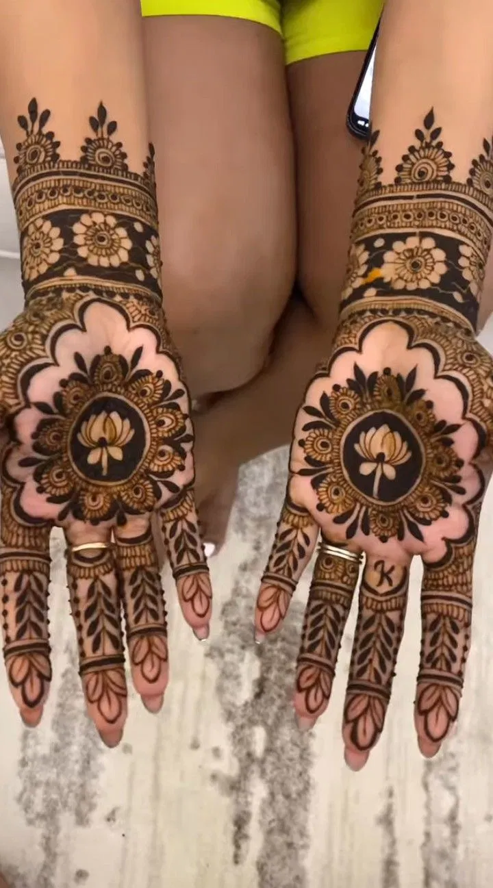 Aesthetic Bridal Back Hand Mehndi Design with Gol Tikki and Lotus for Diwali (3)