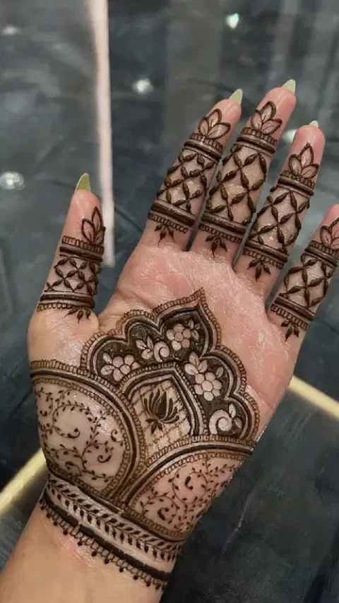 aesthetic royal bel front hand mehndi design