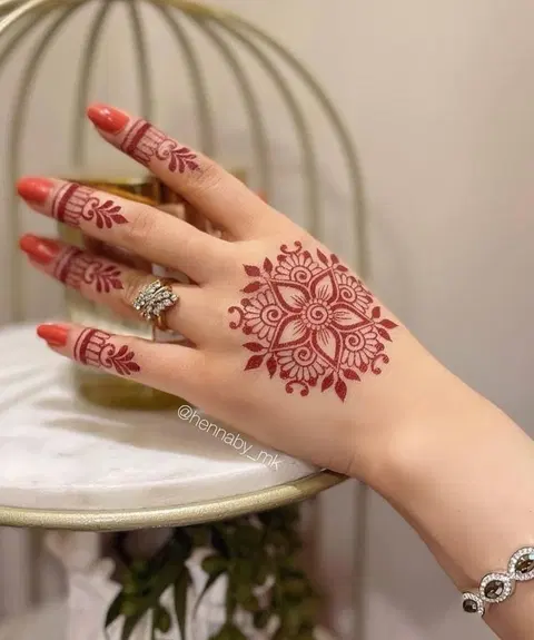 simple circle finger mehndi design