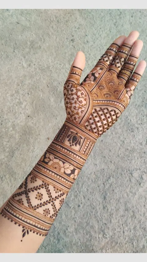 bridal indian lotus front hand mehndi design