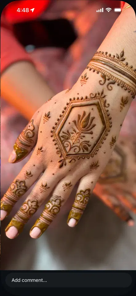 bridal simple circle back hand mehndi design