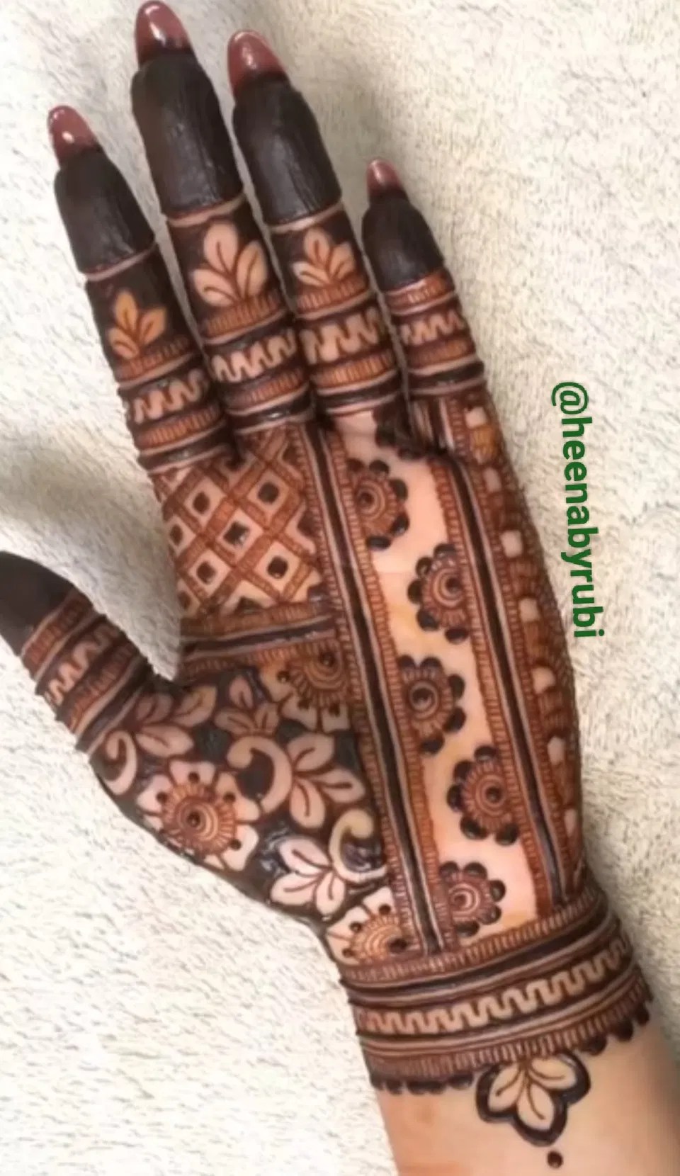 Bridal Stylish Finger Mehndi Design with Flowers for Engagement