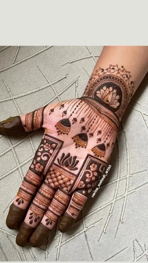 bridal stylish lotus front hand mehndi design