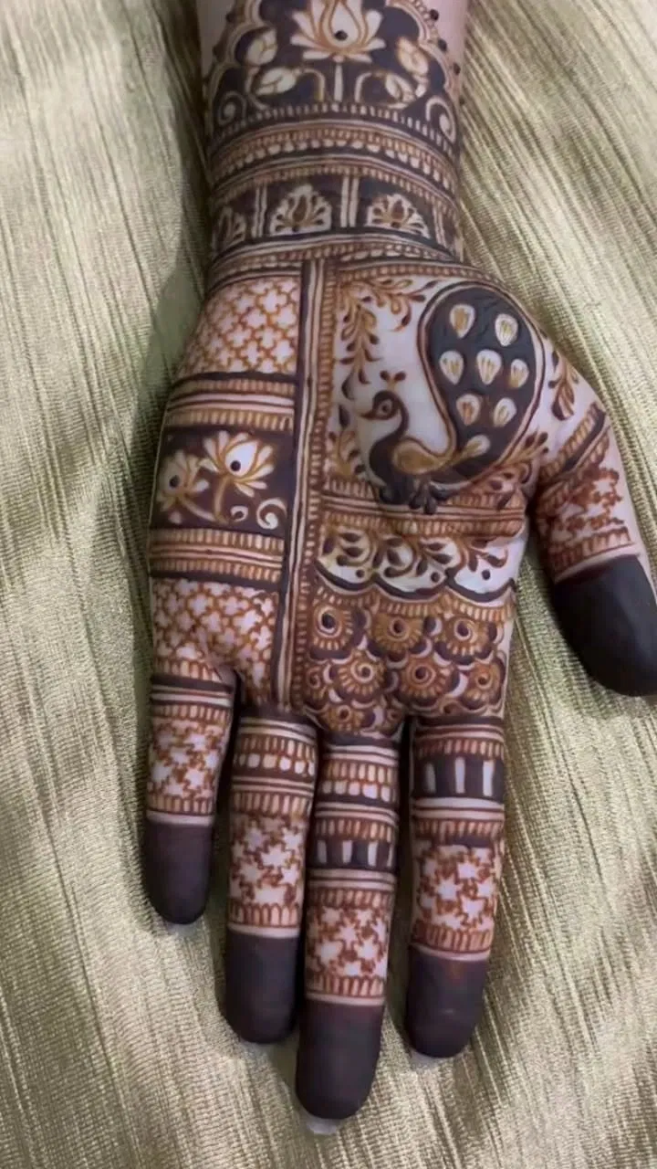 Bridal Stylish Front Hand Mehndi Design with Peacock for Teej