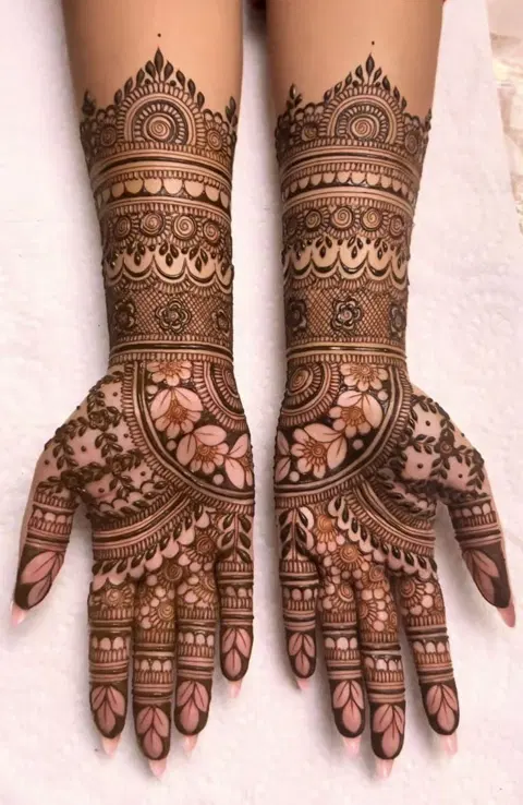 bridal stylish circle arm mehndi design