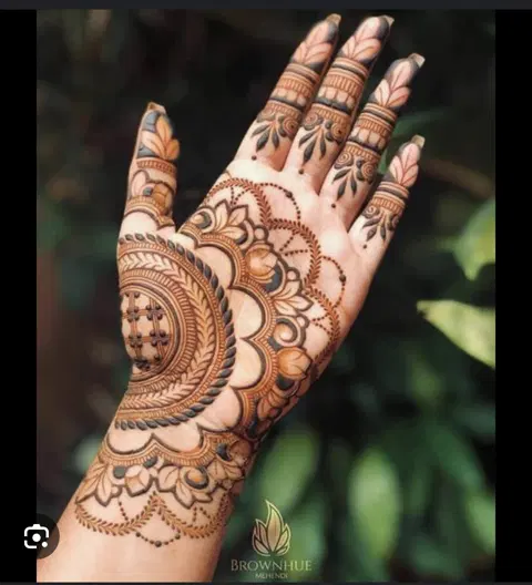 royal stylish back hand mehndi design