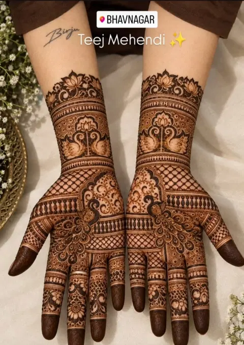indian royal peacock mehndi design