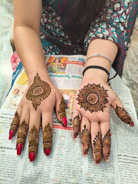 bridal circle mehndi design
