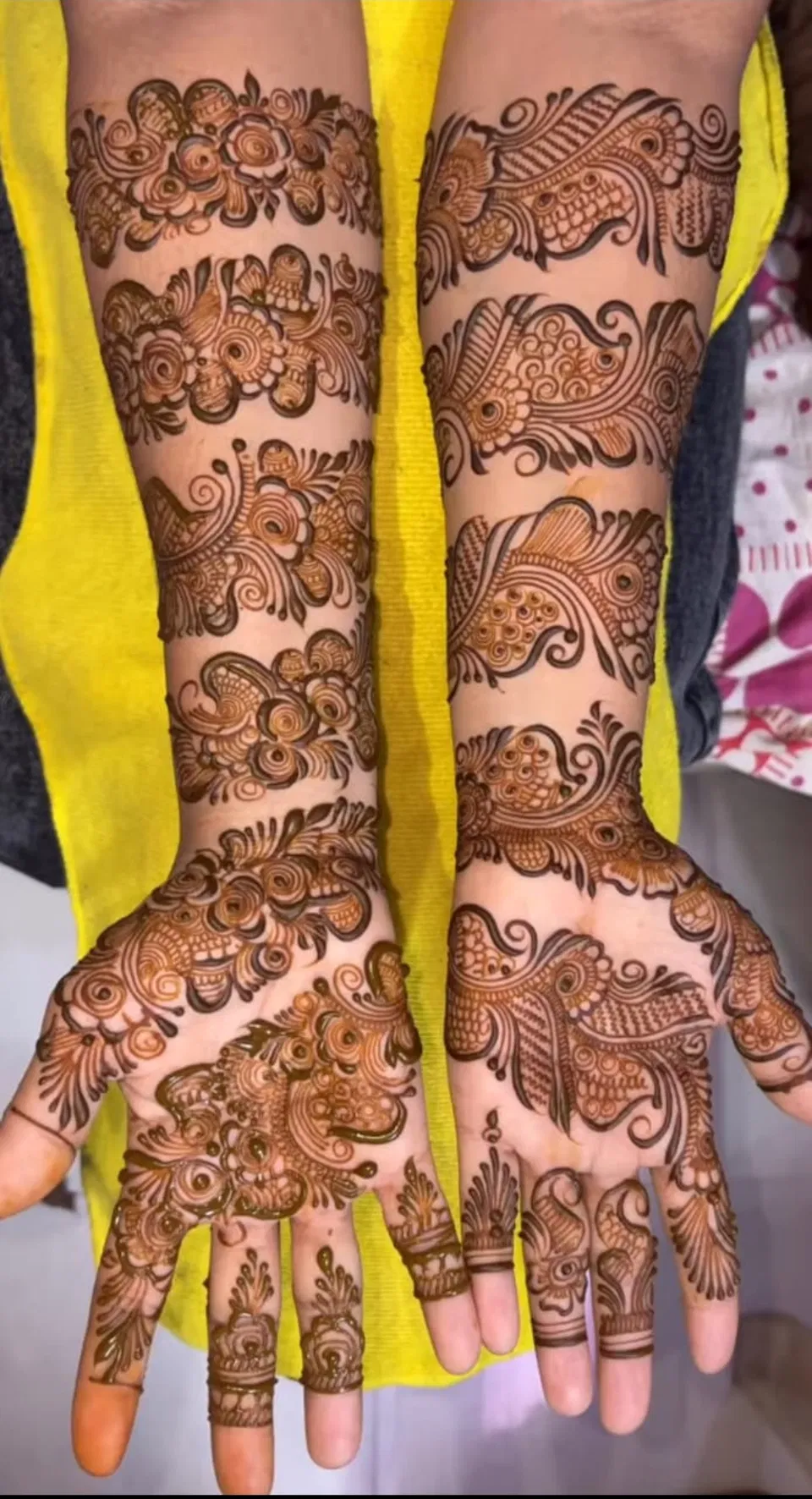 Arabic Bridal Front Hand Mehndi Design