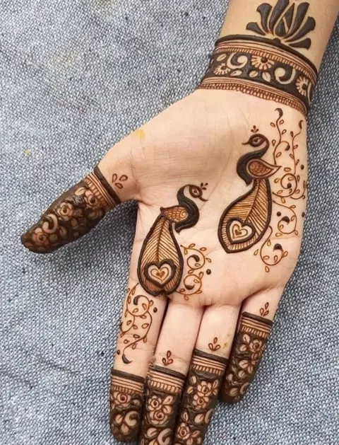 simple stylish butterfly front hand mehndi design