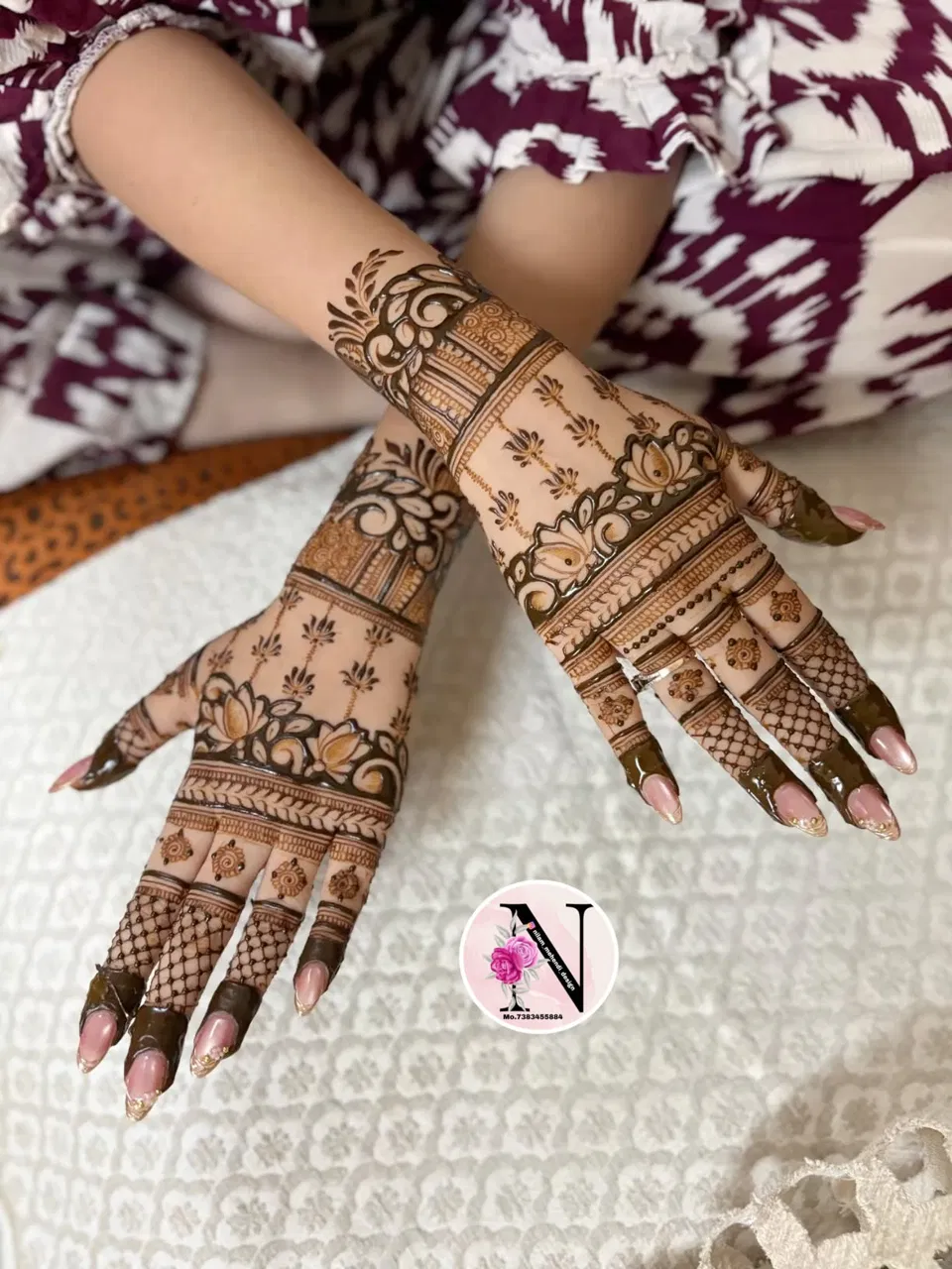 Bridal Simple Finger Mehndi Design with Figures for Engagement (2)