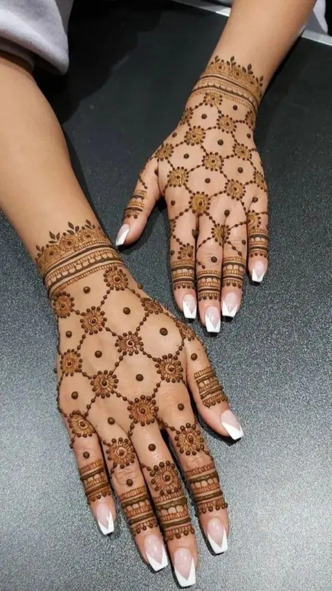 aesthetic bridal bel back hand mehndi design