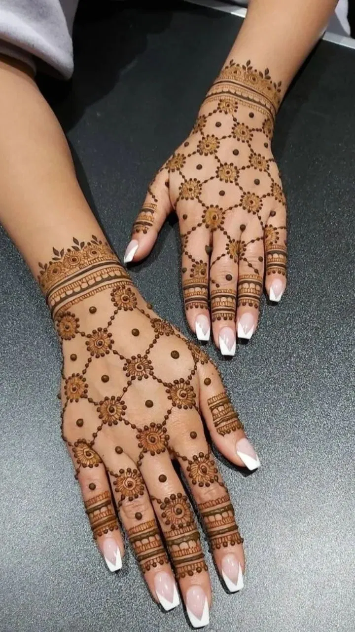 Aesthetic Bridal Back Hand Mehndi Design with Bel for Diwali