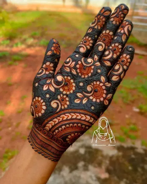 stylish back hand mehndi design