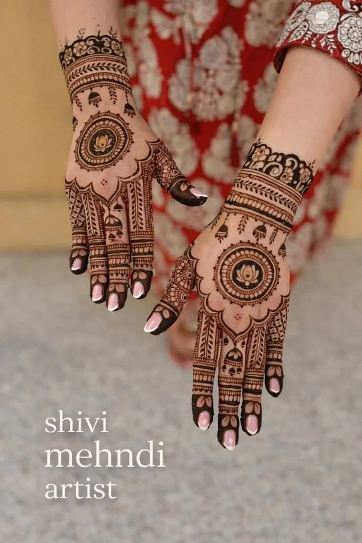 Bridal Simple Front Hand Mehndi Design with Gol Tikki and Jaal