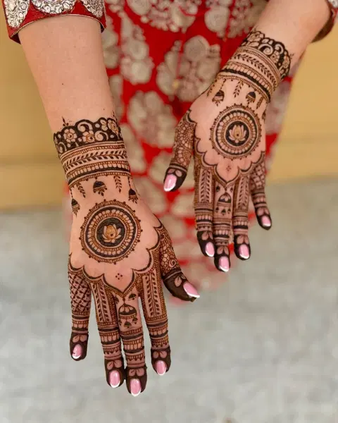 bridal simple circle front hand mehndi design