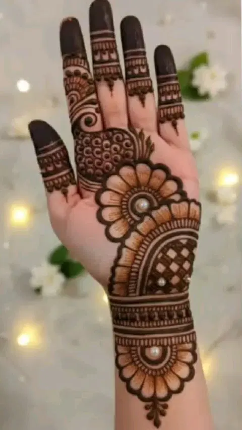 stylish flower back hand mehndi design