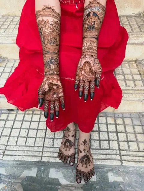 bridal figure foot mehndi design