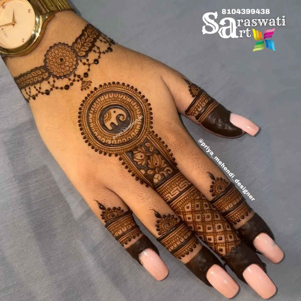 Aesthetic Bridal Foot Mehndi Design with Gol Tikki and Jaal