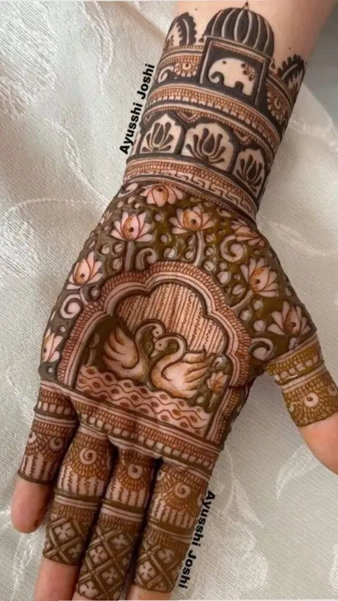 royal stylish peacock front hand mehndi design