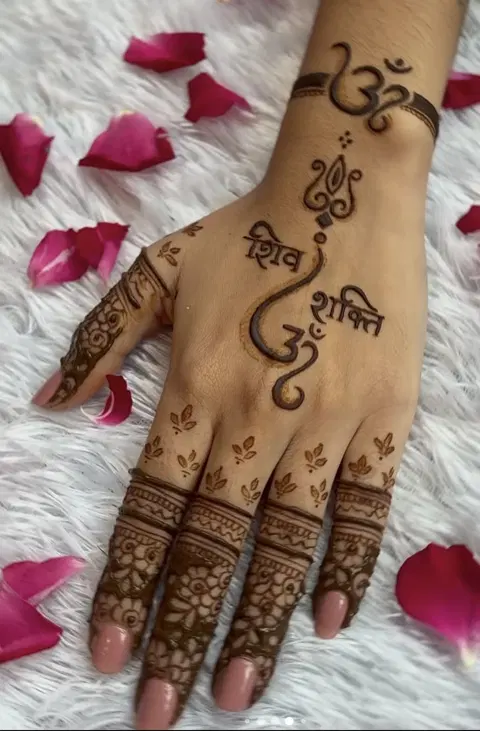minimal simple circle back hand mehndi design