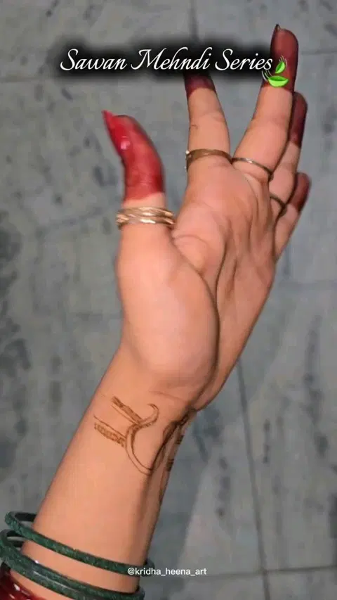 minimal simple mehndi design
