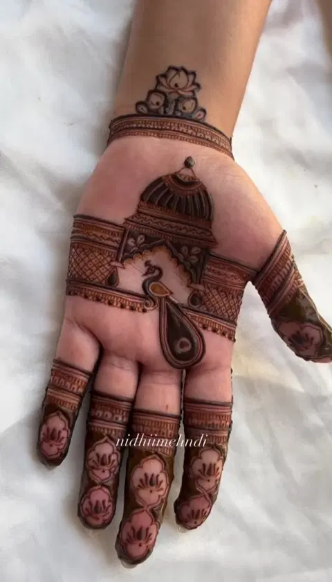 aesthetic simple jaal front hand mehndi design
