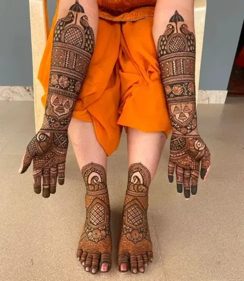 bridal indian figure foot mehndi design