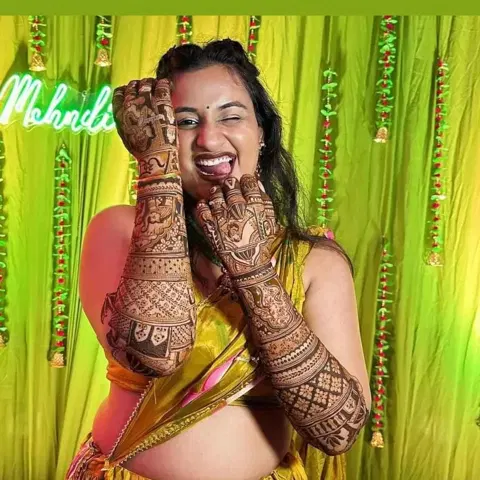 bridal jaal back hand mehndi design