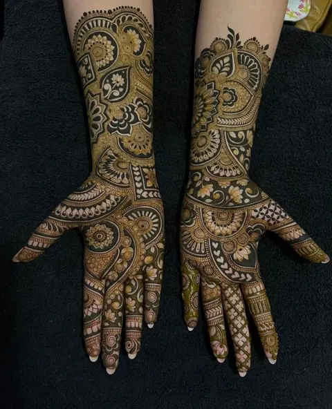 bridal circle full hand mehndi design