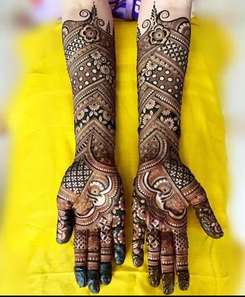 bridal indian figure front hand mehndi design